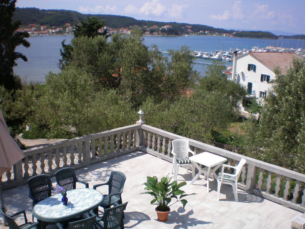 Apartment Zorka Supetarska Draga Εξωτερικό φωτογραφία